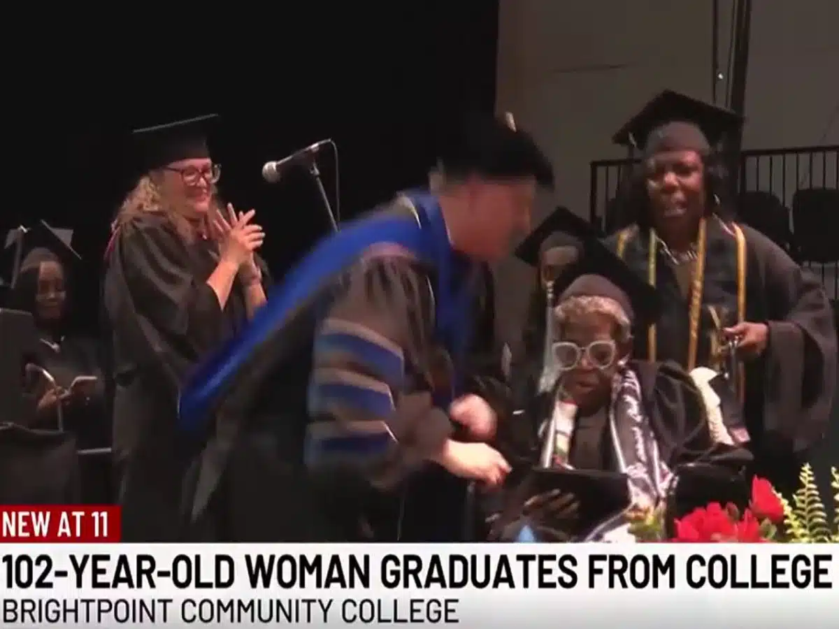 Virginia: 102-year-old granny finally earns a college degree after dropping out at 20