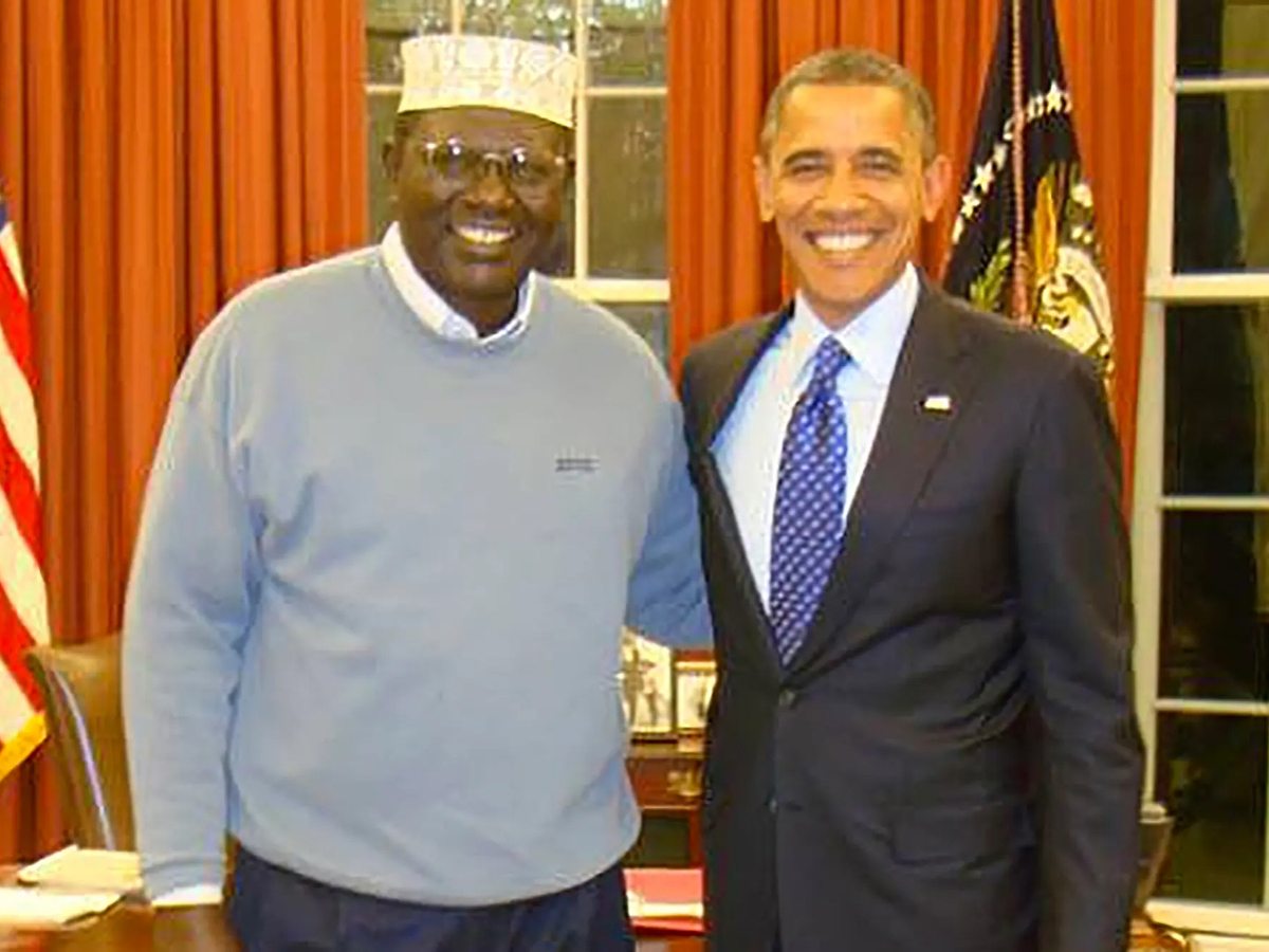 Barack Obama’s brother Malik announces he’s voting for Trump 