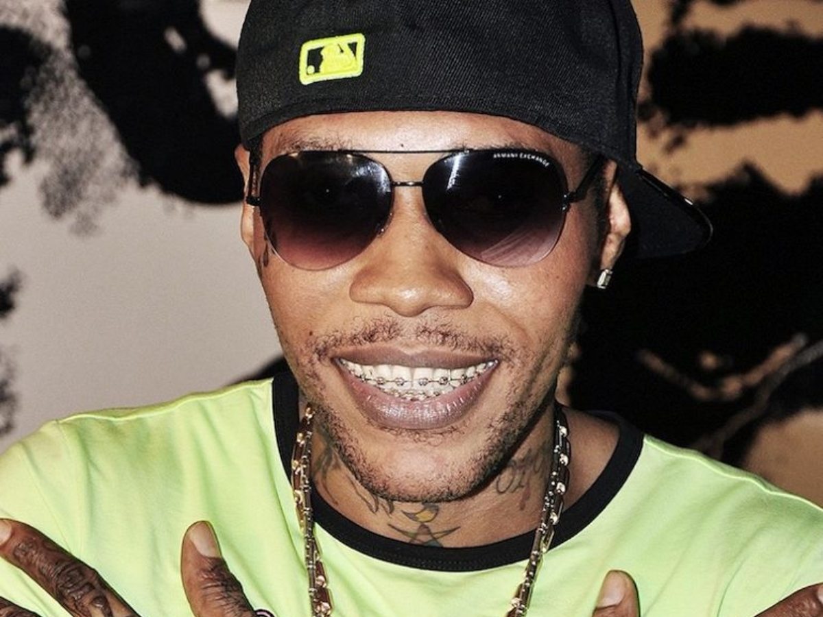 ‘Stay away from gangsterism’ – Vybz Kartel advises after 13 years behind bars, wishes he’d stayed in school 