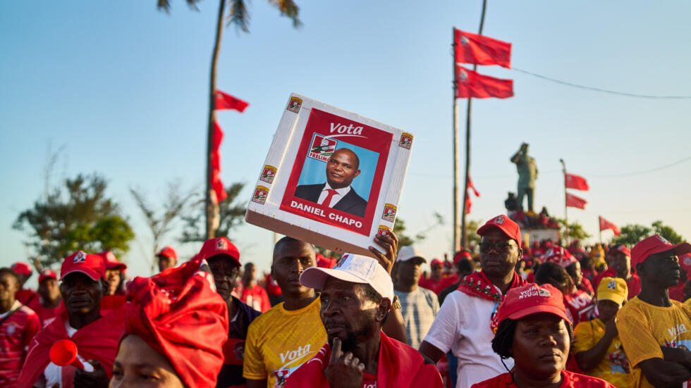 Mozambique votes in pivotal election, ruling Frelimo party poised to retain power