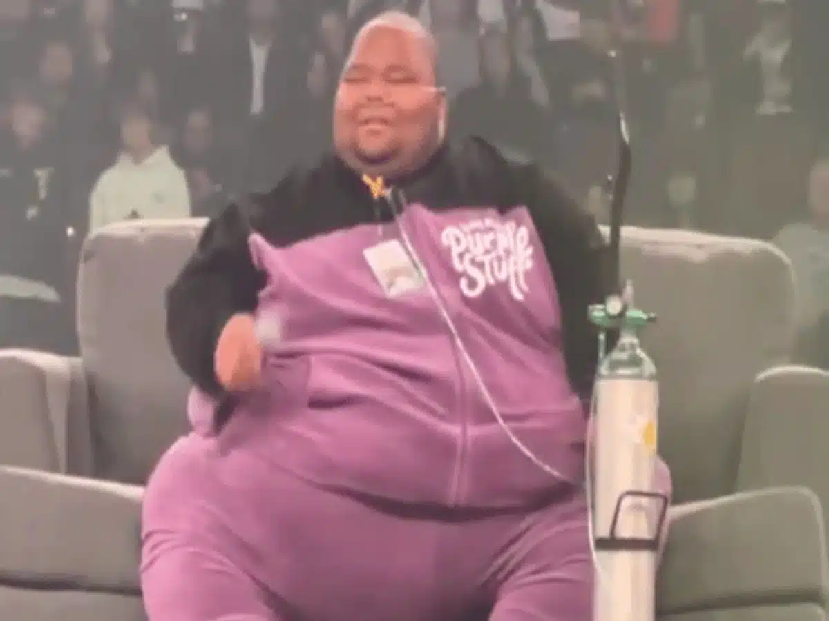 Fans worried after overweight rapper Dave Blunts performed with help of oxygen tank