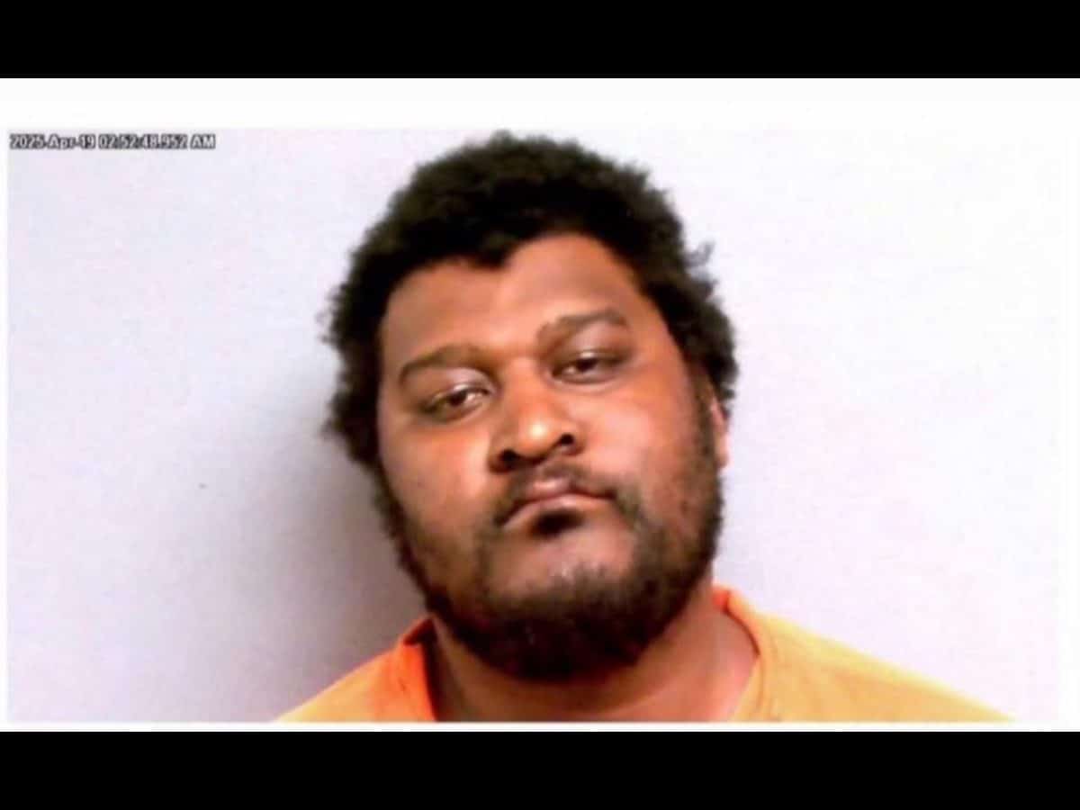 Shock as former NFL star Justin Blackmon couldn’t fit in standard squad car after arrest – police